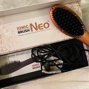Neo ICONIC HEATED STRAIGHTENER BRUSH